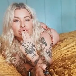 @lolabanksloves