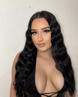 @caitlinnmarie