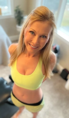 @annikaaidan
