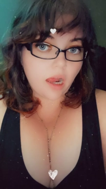 @twitchywitchygirl2323