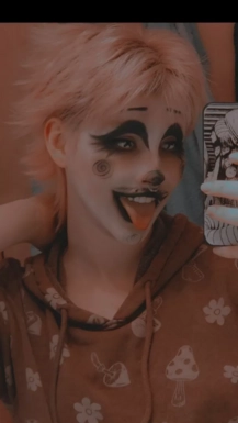@smolclownlove